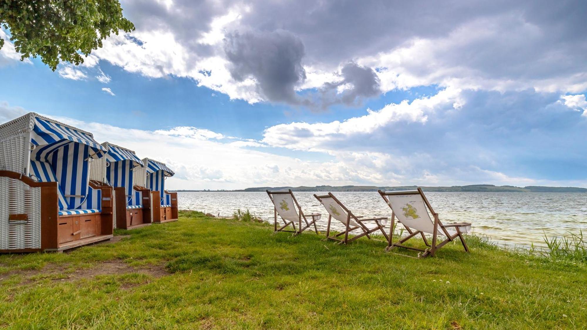 Haus Seeblick Mit 9 Wohnungen Alt Reddevitz Экстерьер фото
