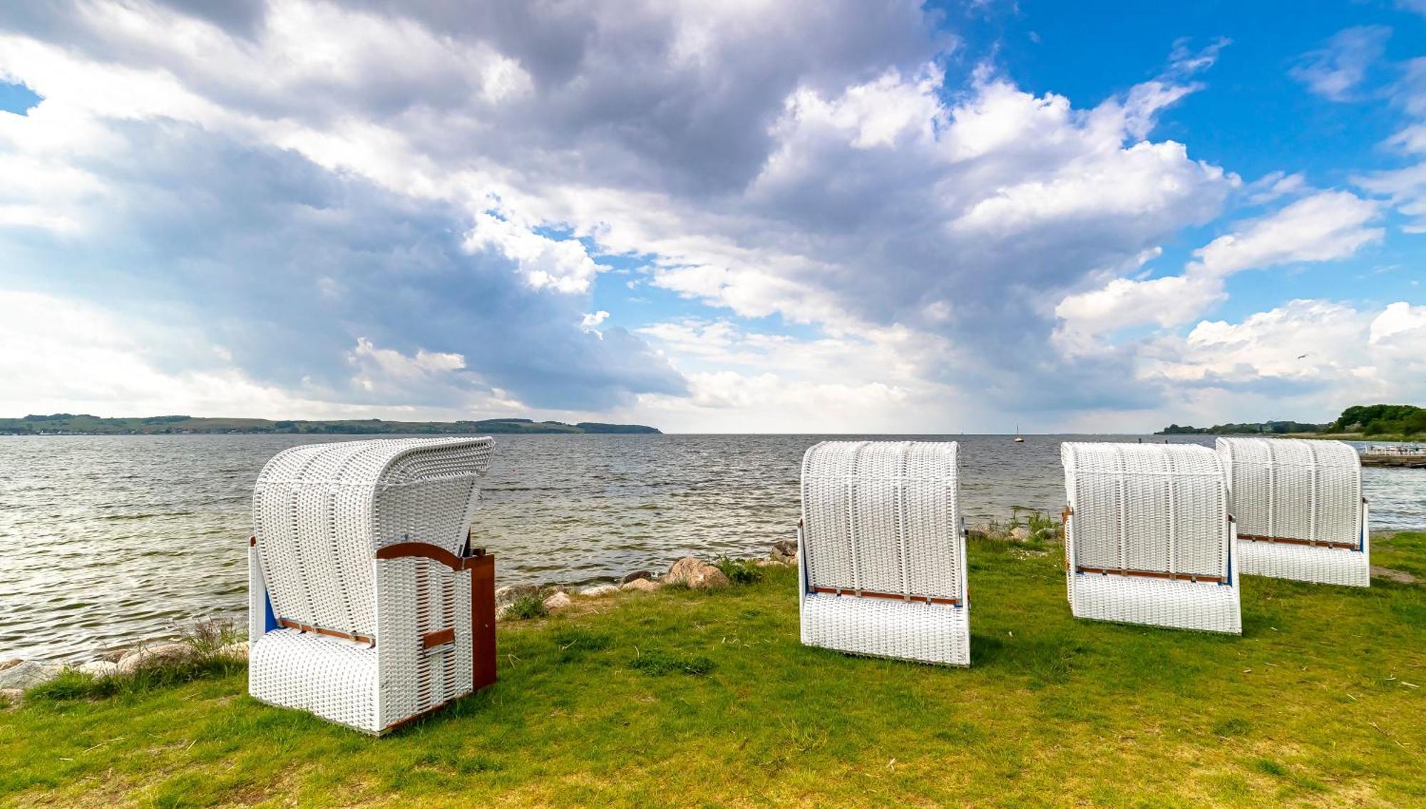 Haus Seeblick Mit 9 Wohnungen Alt Reddevitz Экстерьер фото